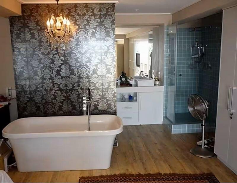 To Let 6 Bedroom Property for Rent in Bantry Bay Western Cape